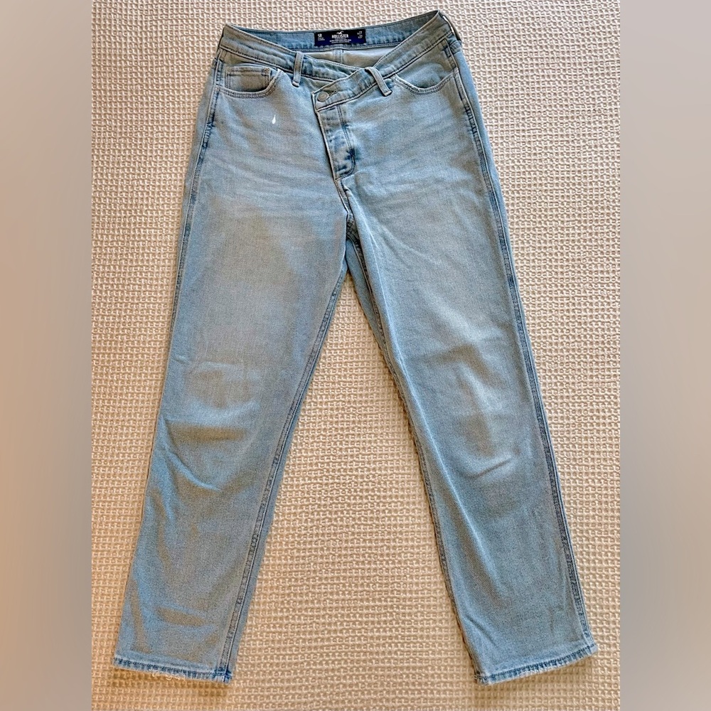 Hollister Ultra High Rise Mom Jean, size 5R